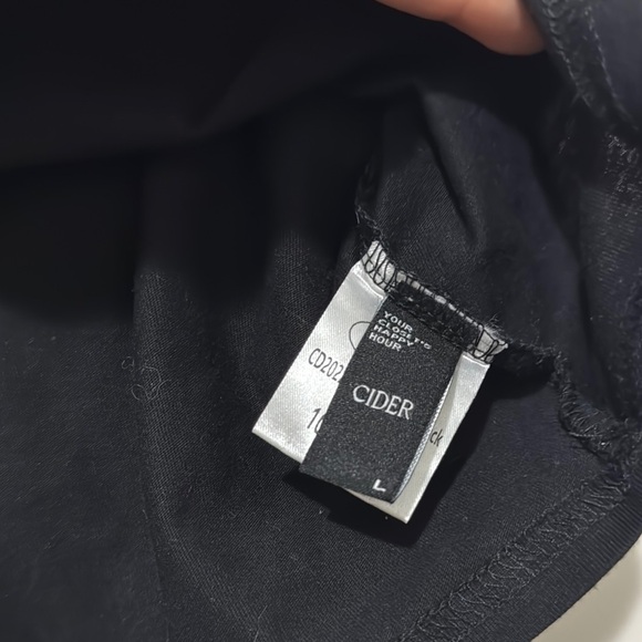 Cider Black and Brown Graphic Muscle Tee Crop - Picture 3 of 3